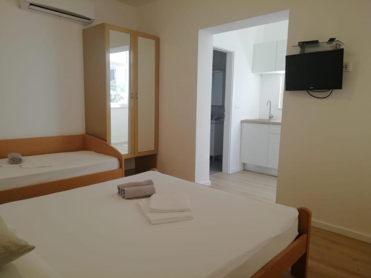 Apartments Maestral Makarska Ngoại thất bức ảnh