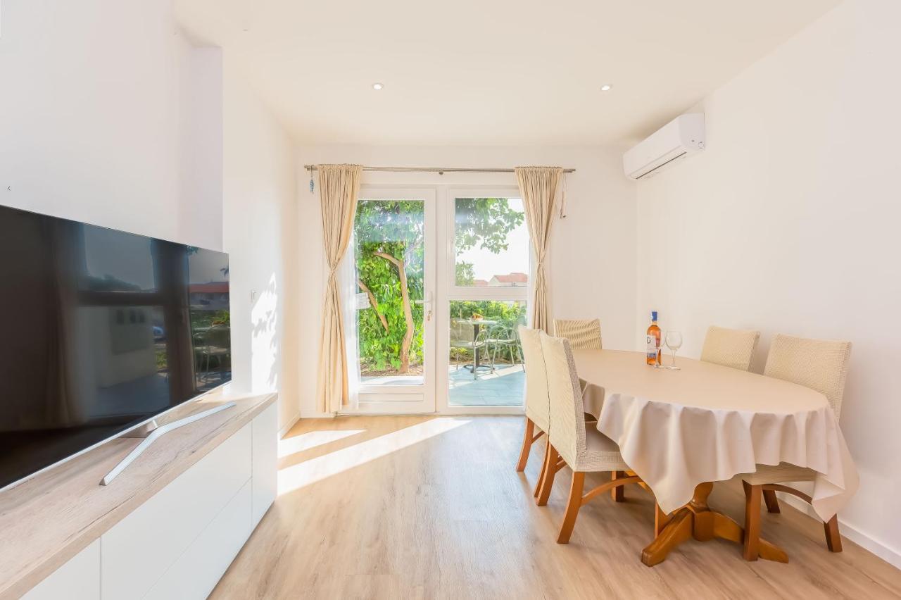 Apartments Maestral Makarska Ngoại thất bức ảnh