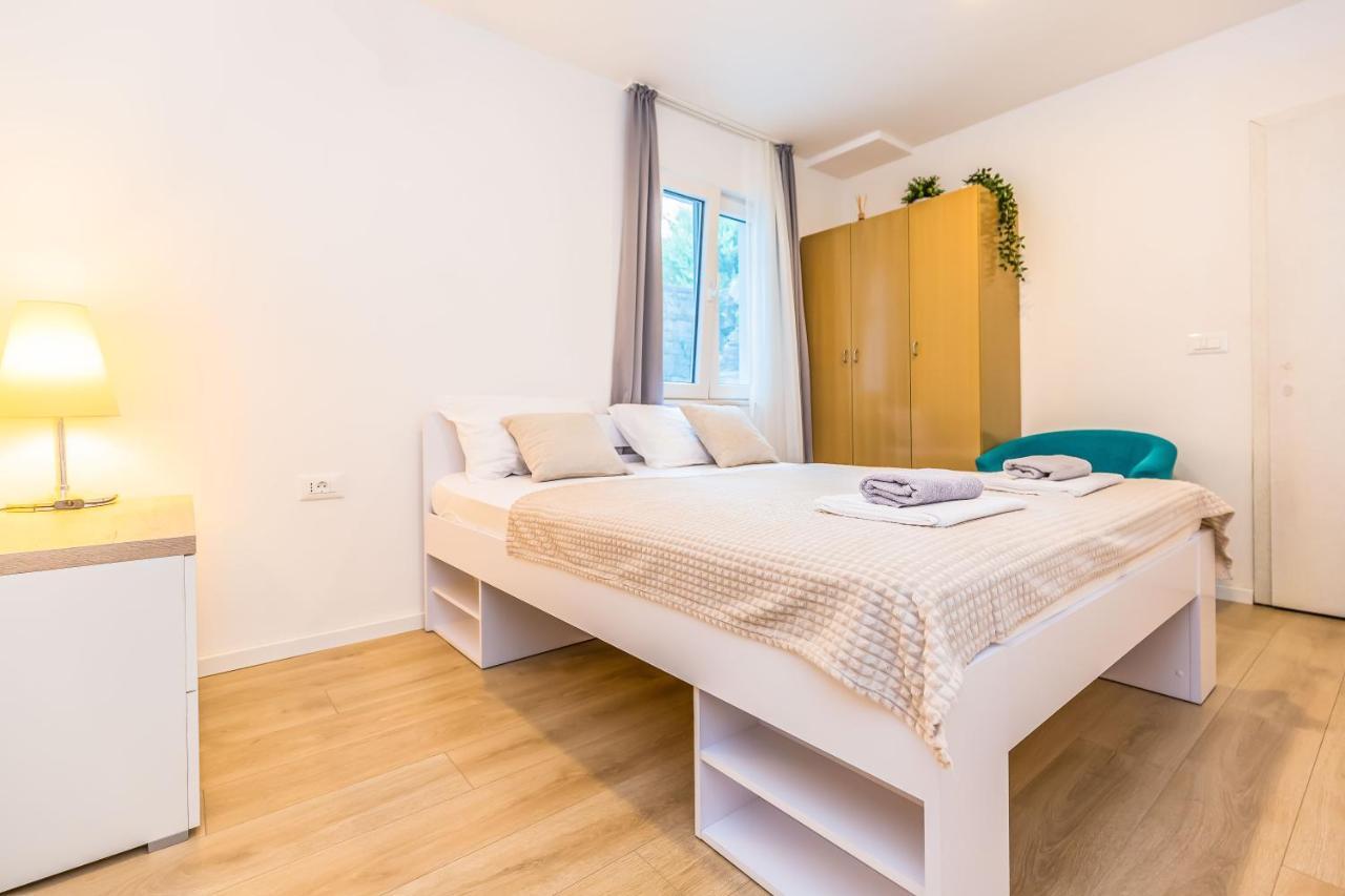 Apartments Maestral Makarska Ngoại thất bức ảnh