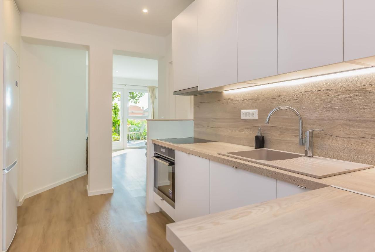 Apartments Maestral Makarska Ngoại thất bức ảnh